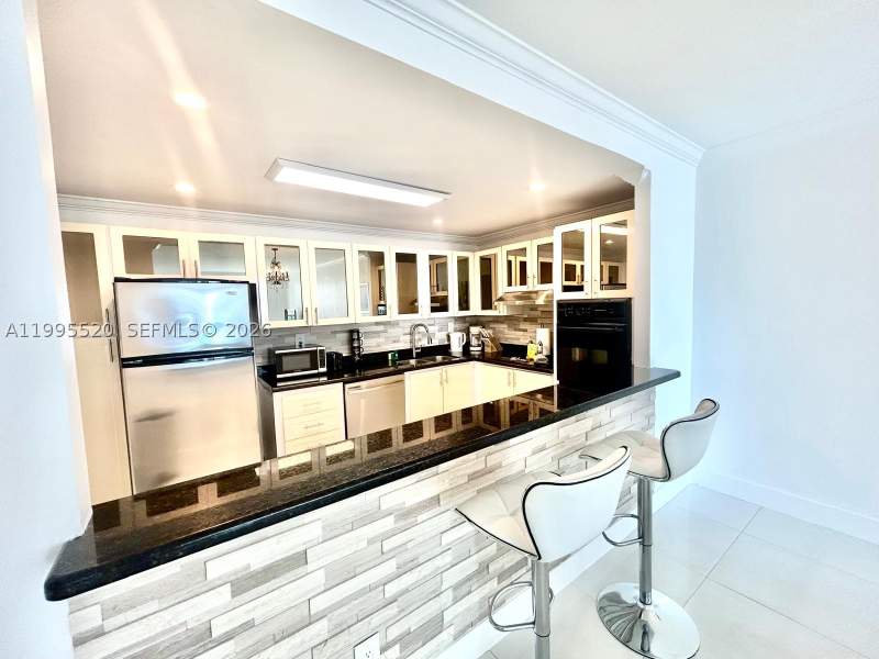 1 bedroom Condominium at 19370 Collins Ave 1015, Ocean Reserve Condo, Sunny Isles Beach — photo 5