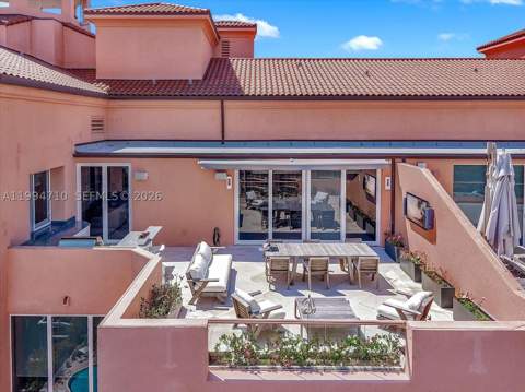60 Edgewater Dr Ts-A, Coral Gables FL - photo 17 of 36