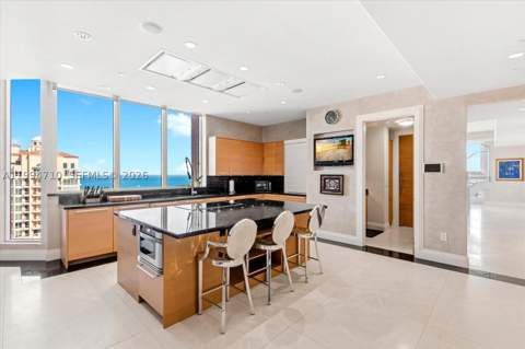 60 Edgewater Dr Ts-A, Coral Gables FL - photo 8 of 36