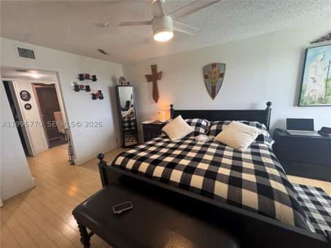 100 Bayview Dr 725, Sunny Isles Beach FL - photo 13 of 28