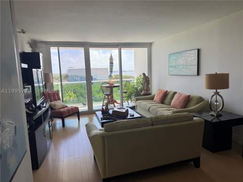100 Bayview Dr 725, Sunny Isles Beach FL - photo 24 of 28