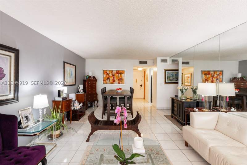 2 bedroom Condominium at 1440 Brickell Bay Dr 203, Brickell Shores Condo, Miami — photo 2