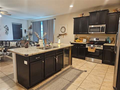 4117 NE 21st St, Homestead FL - photo 10 of 26