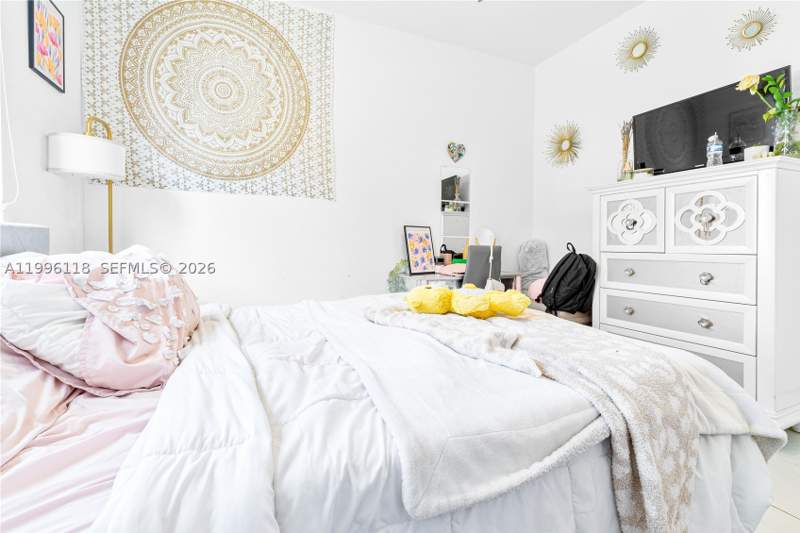 3 bedroom Townhouse at 817 NE 211th St, Via Ventura Neighborhood, Miami — photo 4