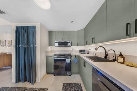 1621 Bay Rd 802, Miami Beach FL - photo 12 of 42