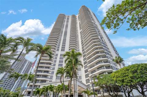 3500 Mystic Pointe Dr 3001, Aventura FL - photo 8 of 42