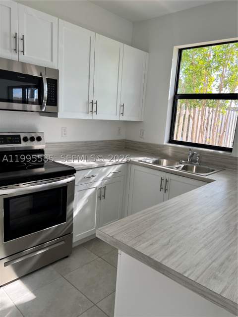 10030 SW 228th Ter, Miami FL - photo 6 of 18