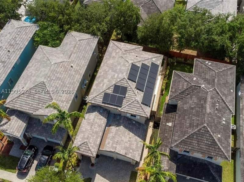 4 bedroom SingleFamilyResidence at 385 NE 36th Ave Rd, Bali At Oasis, Homestead — photo 4