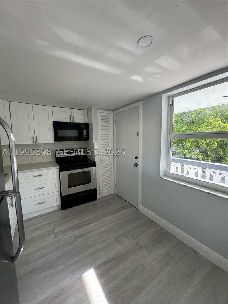 1 bedroom Condominium at 1398 NE 191st St C305, Second Forum Condo, Miami — photo 1