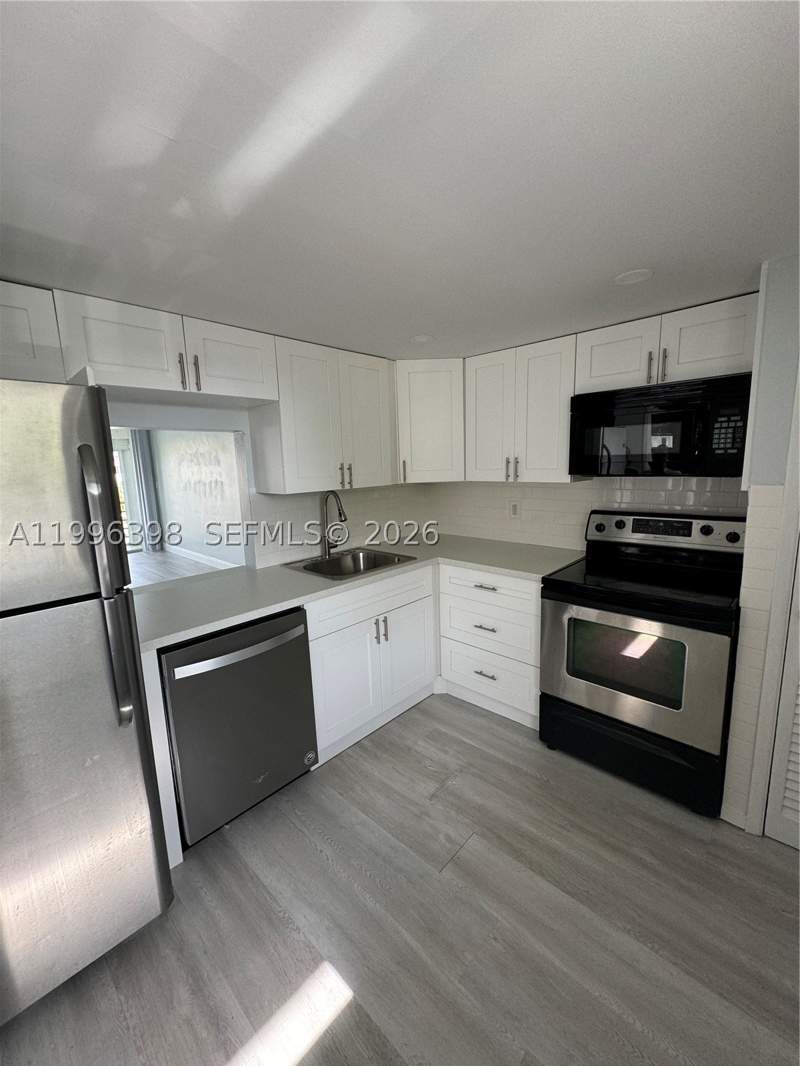 1 bedroom Condominium at 1398 NE 191st St C305, Second Forum Condo, Miami — photo 2
