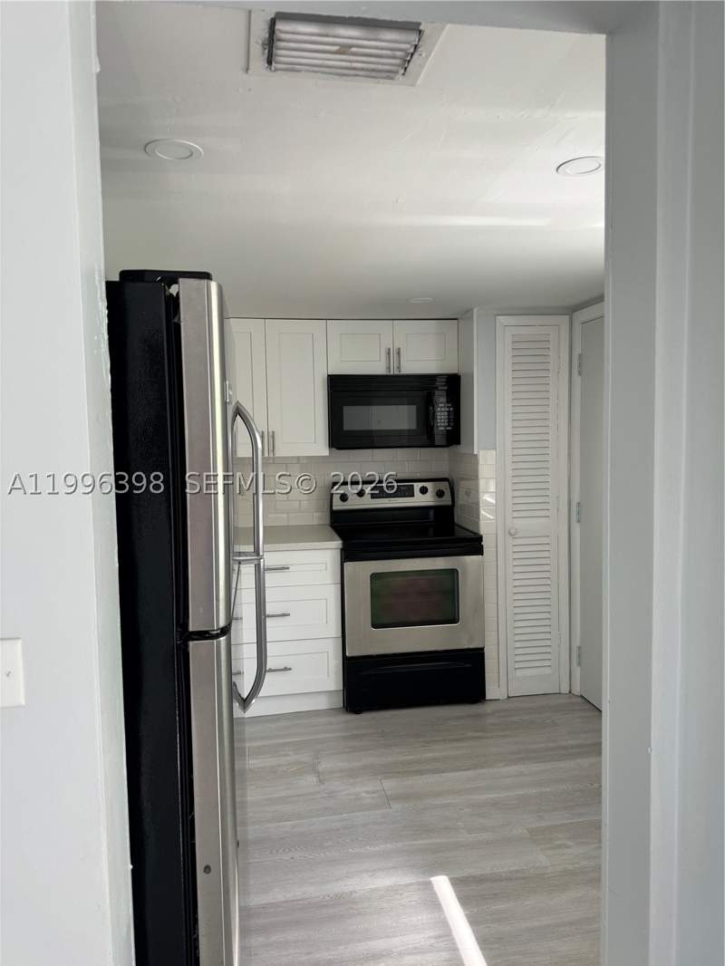 1 bedroom Condominium at 1398 NE 191st St C305, Second Forum Condo, Miami — photo 3