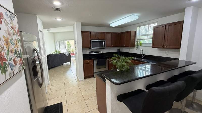 4 bedroom Condominium at 11605 NW 89th St 220, St Mortiz At Doral Condo, Doral — photo 2