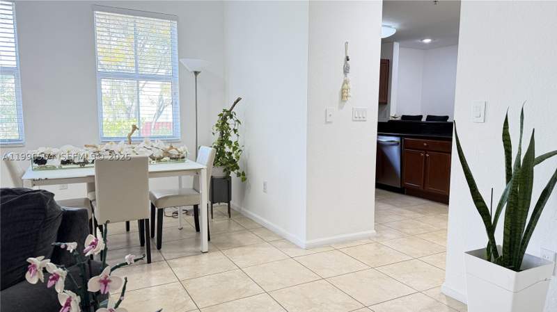 4 bedroom Condominium at 11605 NW 89th St 220, St Mortiz At Doral Condo, Doral — photo 3