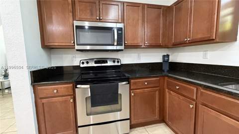 11605 NW 89th St 220, Doral FL - photo 6 of 32