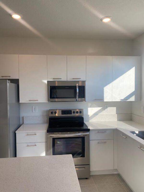3 bedroom Townhouse at 2354 NW 125th Street, Golf Ests 1st Addn, Miami — photo 3