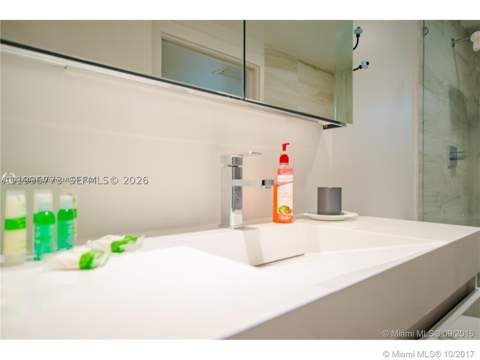 929 Michigan Ave 1, Miami Beach FL - photo 12 of 16