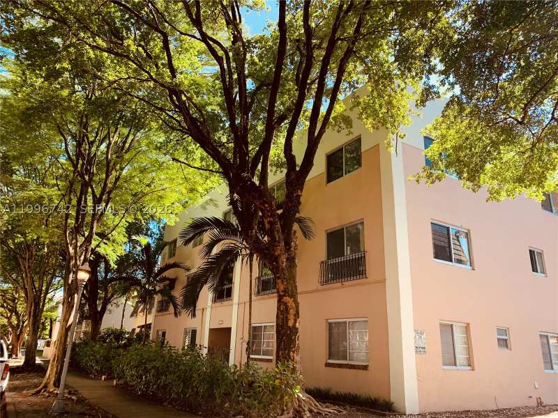 2 bedroom Condominium at 1110 Salzedo St 2C, Salzedo Manor Condo, Coral Gables — photo 1