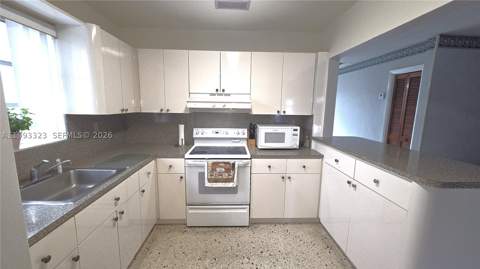 3066 NW 28th St, Miami FL - photo 11 of 27