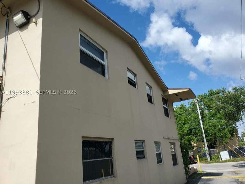 1 bedroom Condominium at 3901 SW 78th Ct 221, Tropical Manor Condo, Miami — photo 3
