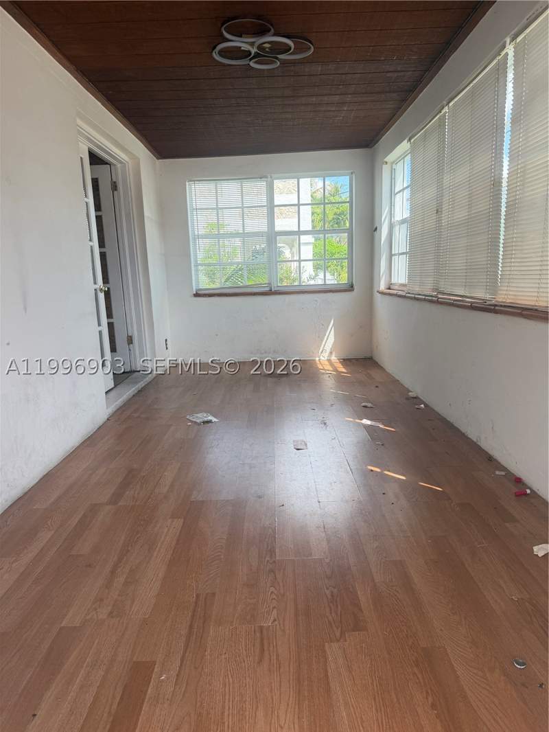 3 bedroom SingleFamilyResidence at 634 SW 10th Ave, Lawrence Estate Land Co, Miami — photo 2