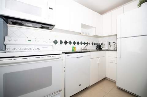 918 Ocean Dr 202, Miami Beach FL - photo 8 of 18