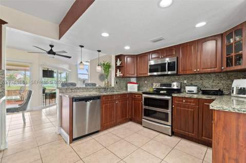 3309 San Remo Cir, Homestead FL - photo 20 of 39
