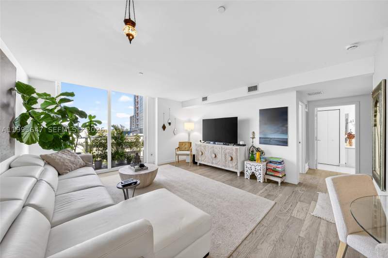 1 bedroom Condominium at 4250 Biscayne Blvd 609, 4250 Biscayne Boulevard C, Miami — photo 2