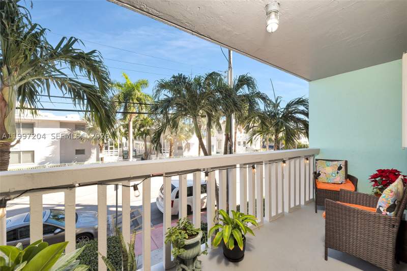 1 bedroom Condominium at 7620 Carlyle Ave 204, Carlyle Plaza Condo, Miami Beach — photo 3