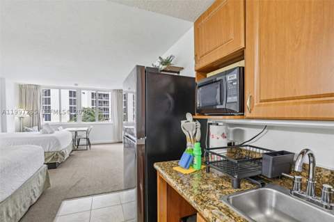 19201 Collins Ave 223, Sunny Isles Beach FL - photo 8 of 20