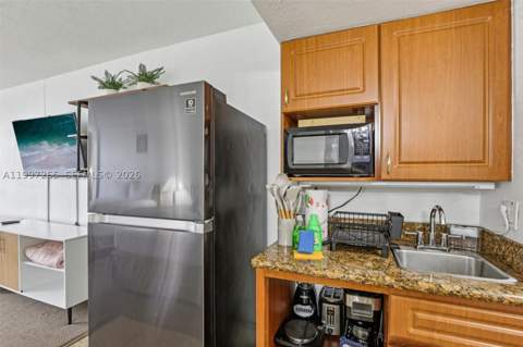 19201 Collins Ave 223, Sunny Isles Beach FL - photo 9 of 20