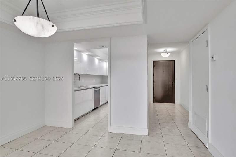 2 bedroom Condominium at 2901 S Bayshore Dr 16G, Yacht Harbour Condo, Miami — photo 4