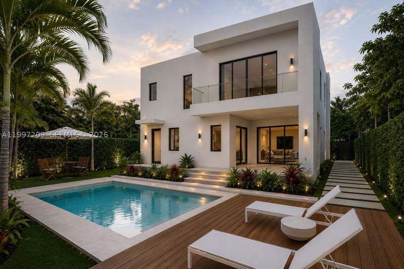 5 bedroom SingleFamilyResidence at 5912 SW 33rd St, Schenley Park, Miami — photo 2