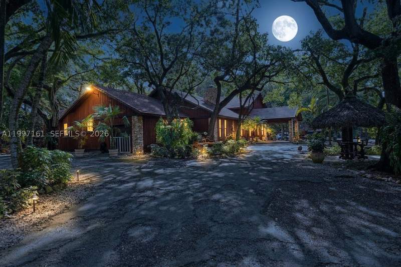5 bedroom SingleFamilyResidence at 15425 SW 268th St, Redland, Homestead — photo 3