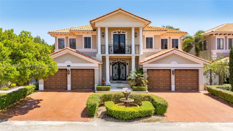 5 bedroom SingleFamilyResidence at 18821 SW 74th Ct, Cutler Cay, Cutler Bay — photo 3