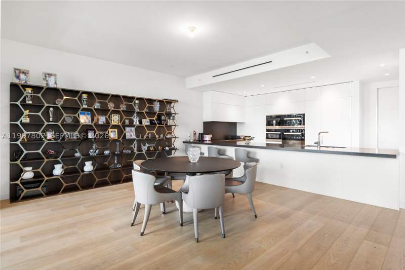 3 bedroom Condominium at 6882 Fisher Island Dr 6882, Palazzo Del Sol/Della Lun, Miami Beach — photo 2