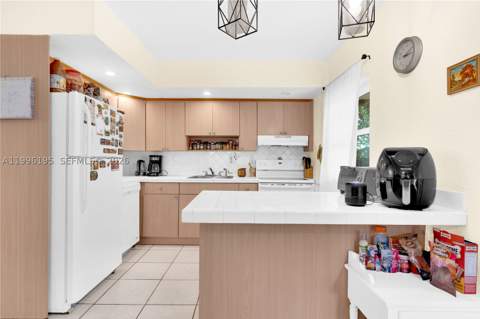 6133 SW 62nd Ter, South Miami FL - photo 11 of 46