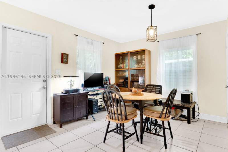 3 bedroom SingleFamilyResidence at 6133 SW 62nd Ter, Pines, South Miami — photo 5