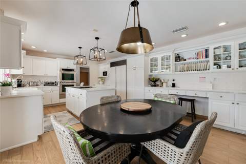 10422 SW 121st St, Miami FL - photo 10 of 32