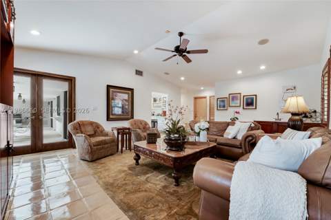 10422 SW 121st St, Miami FL - photo 12 of 32
