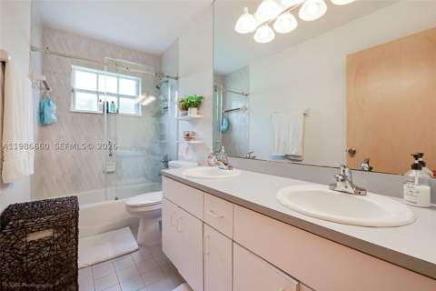 10422 SW 121st St, Miami FL - photo 20 of 32