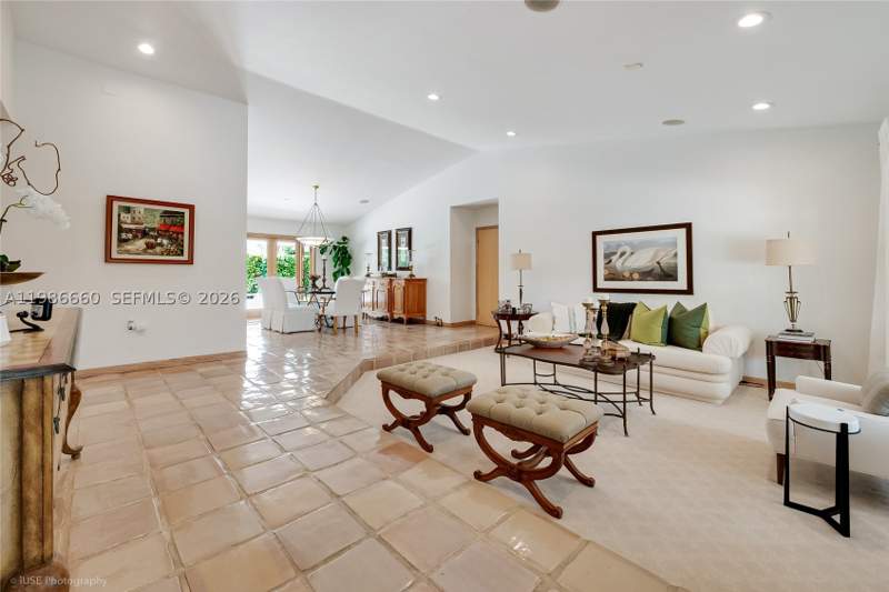 5 bedroom SingleFamilyResidence at 10422 SW 121st St, Pinewood Estates, Miami — photo 5
