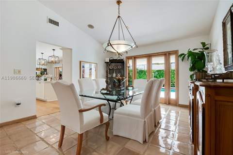 10422 SW 121st St, Miami FL - photo 7 of 32
