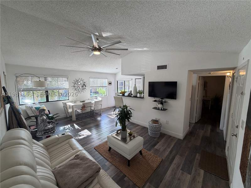 1 bedroom Condominium at 10670 SW 156th Pl 308, Vista Lago At The Hammock, Miami — photo 2