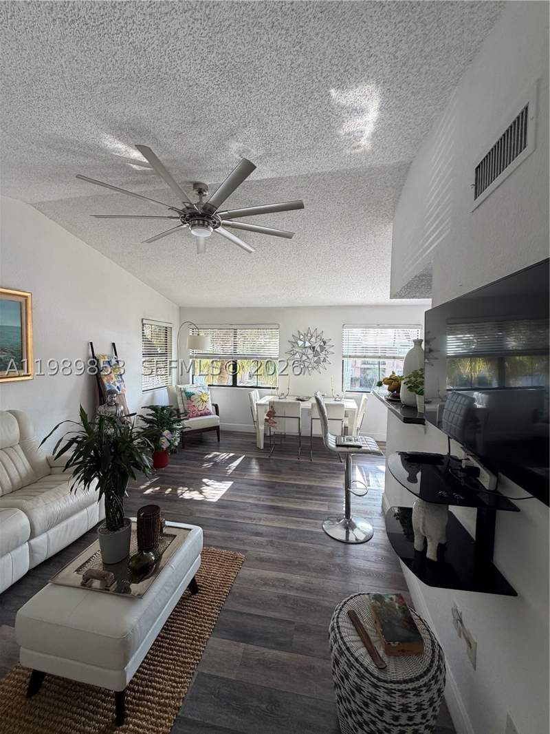 1 bedroom Condominium at 10670 SW 156th Pl 308, Vista Lago At The Hammock, Miami — photo 3