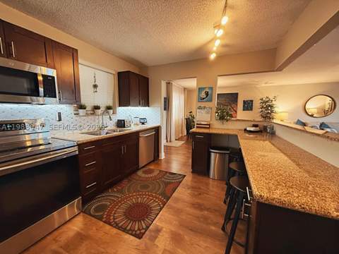 605 Ives Dairy Rd 205-7, Miami FL - photo 17 of 62