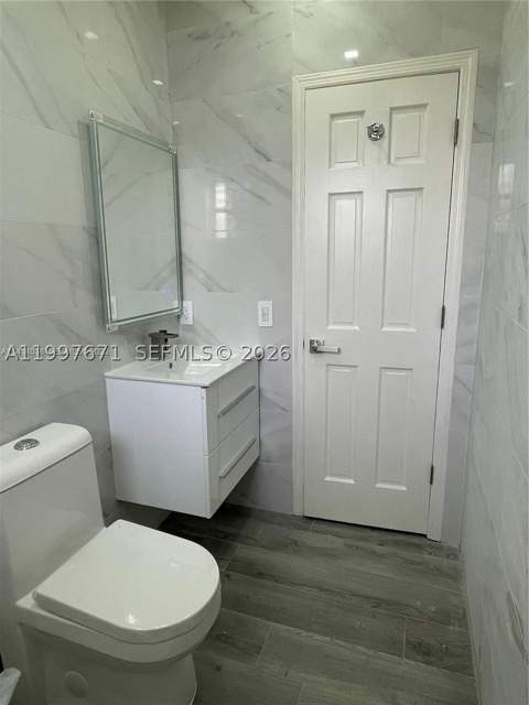 19740 W Saint Andrews Dr, Hialeah FL - photo 17 of 40
