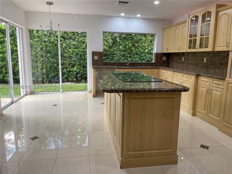 19740 W Saint Andrews Dr, Hialeah FL - photo 21 of 40