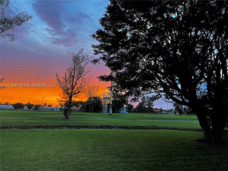 3 bedroom SingleFamilyResidence at 19740 W Saint Andrews Dr, Country Club Of Miami Est, Hialeah — photo 4