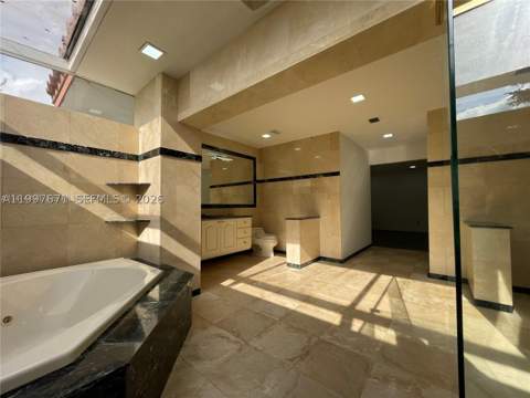 19740 W Saint Andrews Dr, Hialeah FL - photo 7 of 40