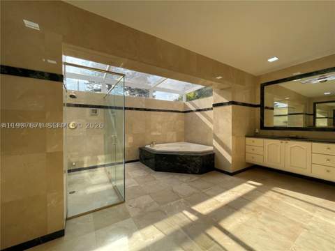 19740 W Saint Andrews Dr, Hialeah FL - photo 9 of 40